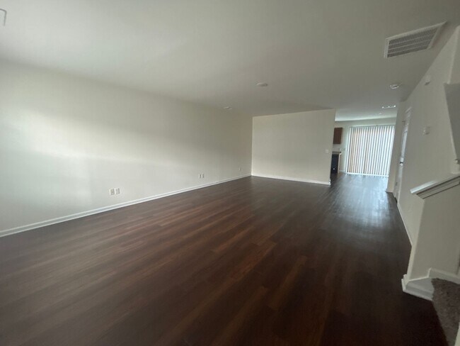 Building Photo - 80 BC