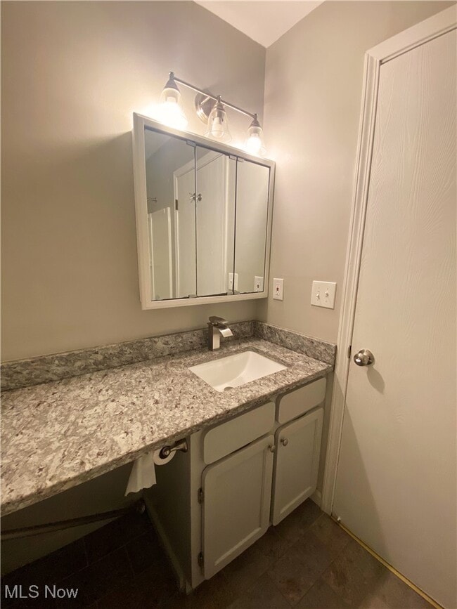 Building Photo - 1480 Cedarwood Dr