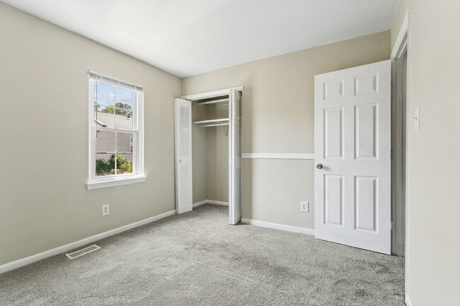 Building Photo - 506 Genneys Way