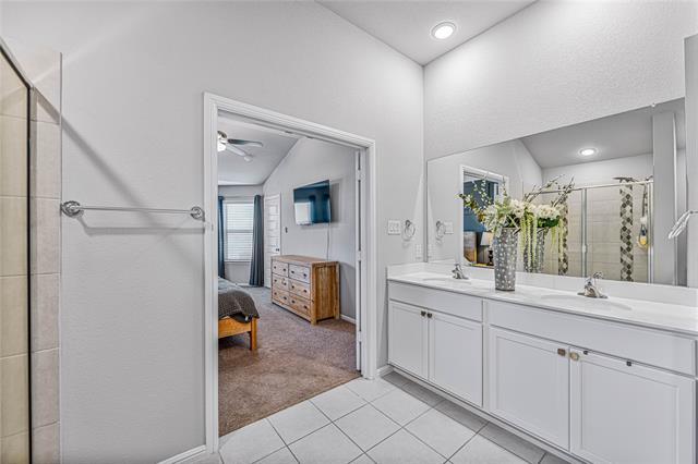 Building Photo - 8816 Landergin Mesa Dr