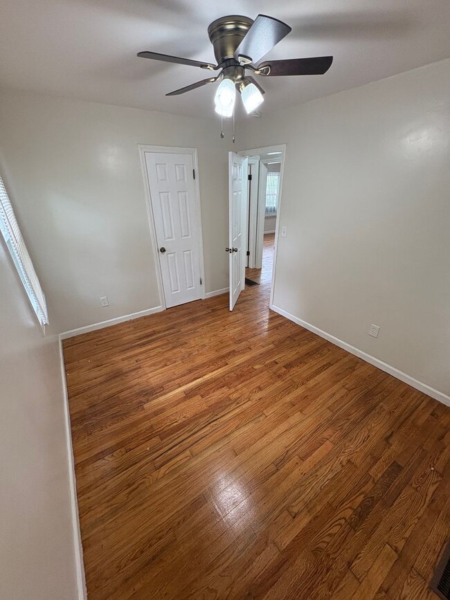 Building Photo - Beautiful 3 Bed / 2 Bath Updated Bungalow with Large Fenced Yard and Brand-New Deck