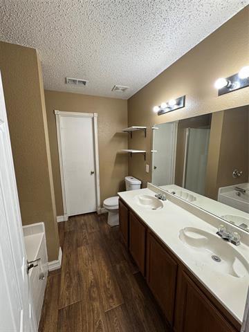 Building Photo - 512 Magdalen Ave