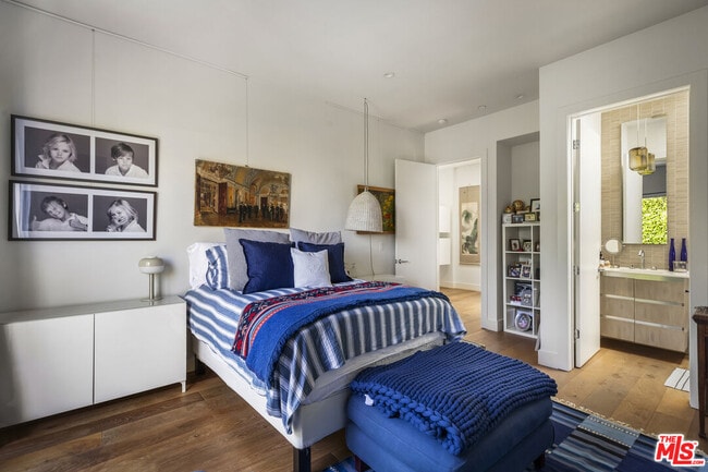 Building Photo - 814 Crestmoore Pl