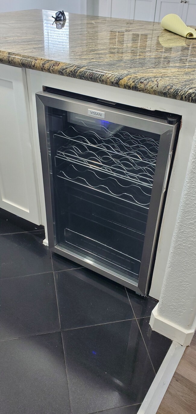 Building Photo - 2886 Cagayan Ave