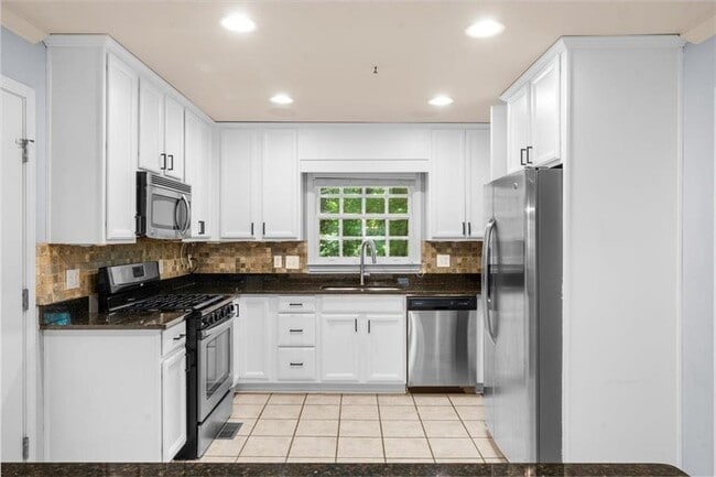 Building Photo - 5667 Colton Dr NE