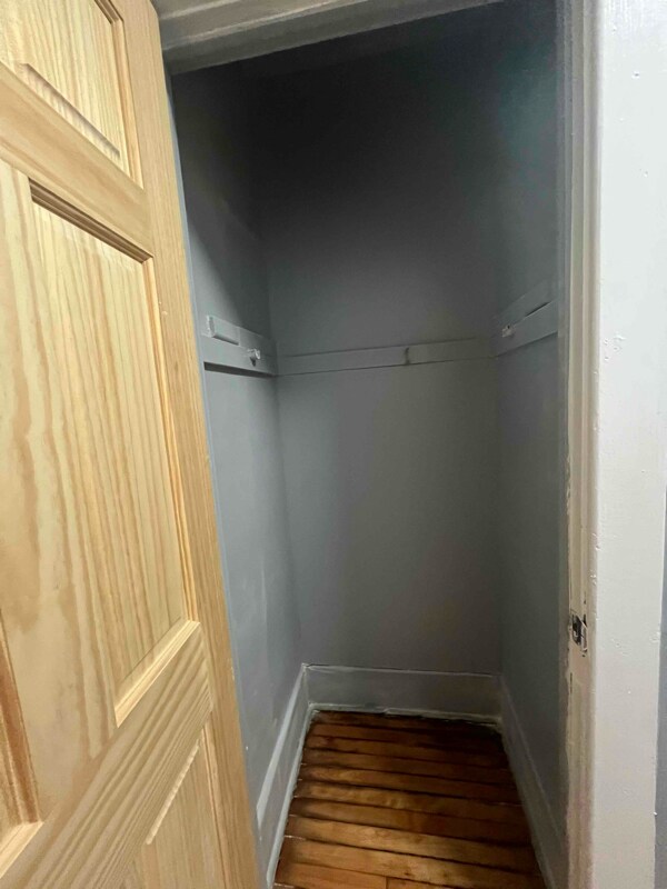 Building Photo - 912 Saratoga St