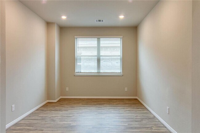 Building Photo - 17012 Lathrop Ave
