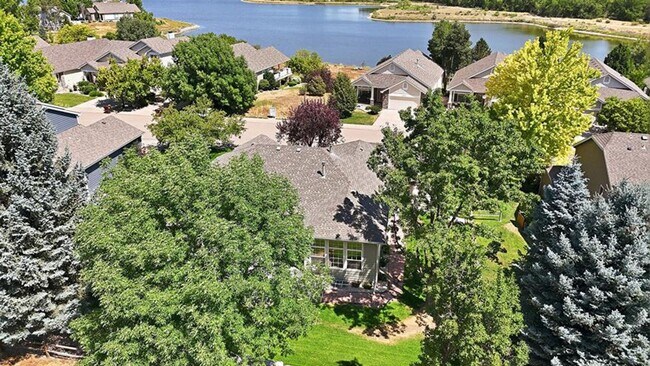 Building Photo - 2073 River W Dr