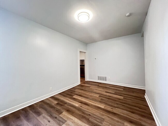 Building Photo - 7026 S Wentworth Ave