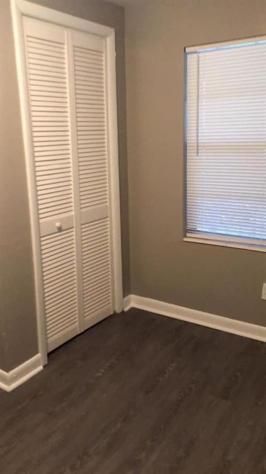 Building Photo - 2216 Saxon St