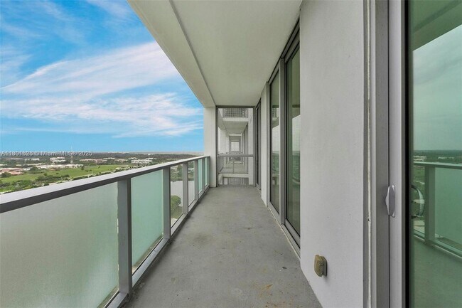 Building Photo - 2000 Metropica Wy