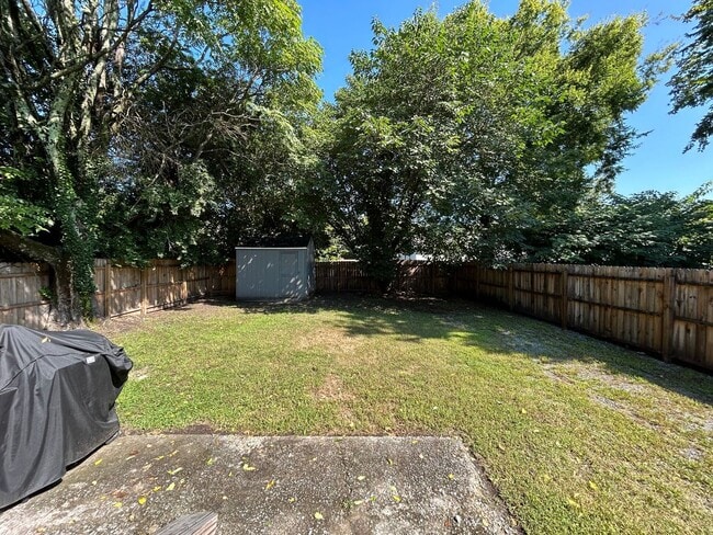 Building Photo - Welcome to this charming 3 bedroom home in Suffolk