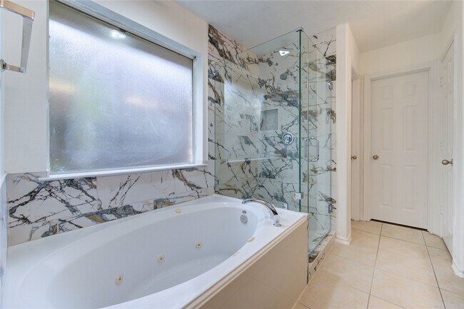 Building Photo - 5010 Moss Garden Ln