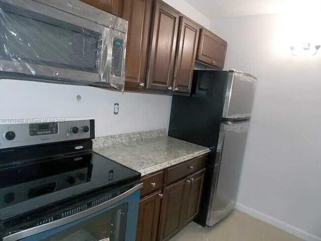 Building Photo - 7031 SW 129th Ave