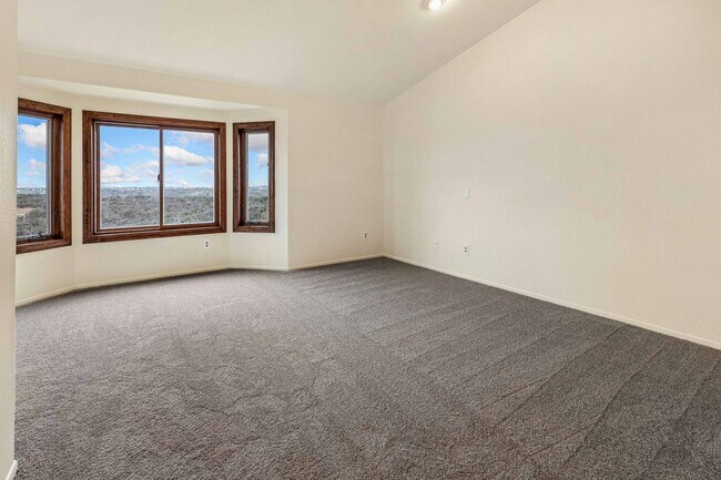 Building Photo - Stunning Home for Rent in Tierra Mesa, Sorrento Valley