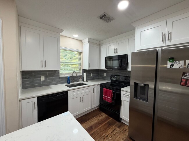Building Photo - BRIDGEWATER HOME! LEASING FOR JULY 2026! 1/2 Off Deposit!