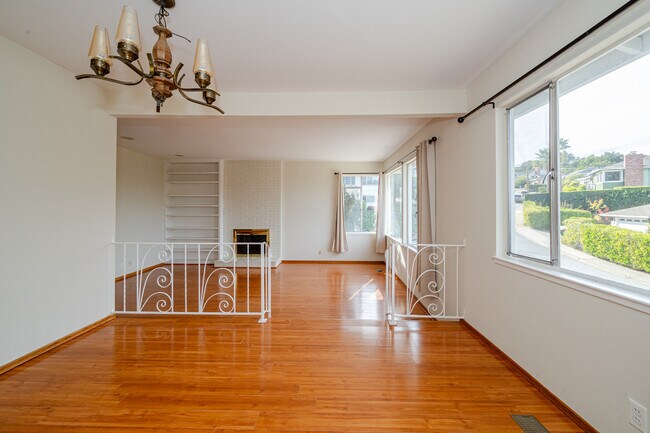 Building Photo - 1170 Tuolumne Ct
