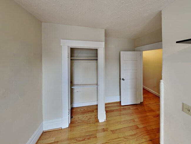 Building Photo - 286-288 E 16th Ave-288