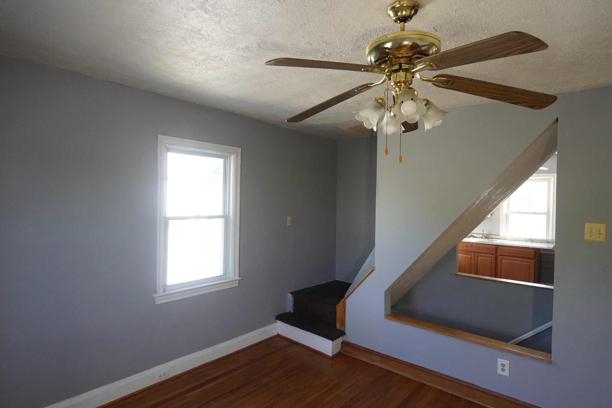 Building Photo - 3033 Hamilton Ave