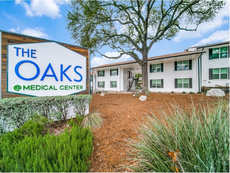 Primary Photo - The Oaks Apartments At Medical Center