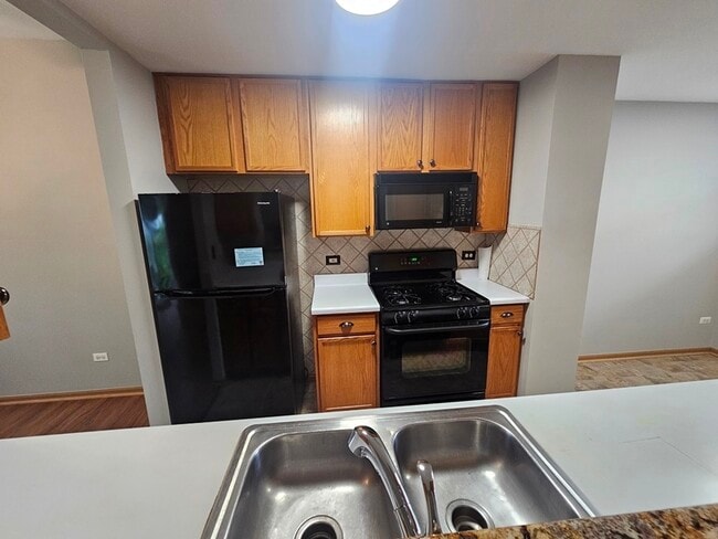 Building Photo - 2944 White Thorn Cir