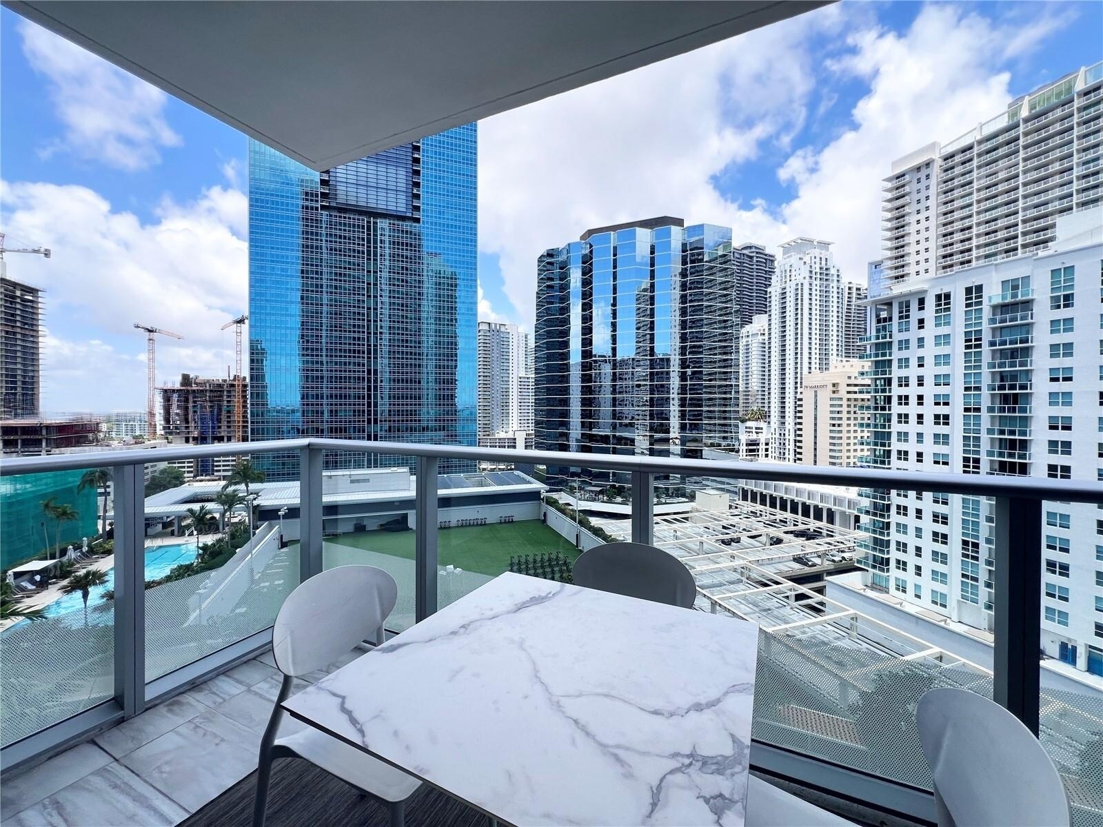 Building Photo - 1300 Brickell Bay Dr