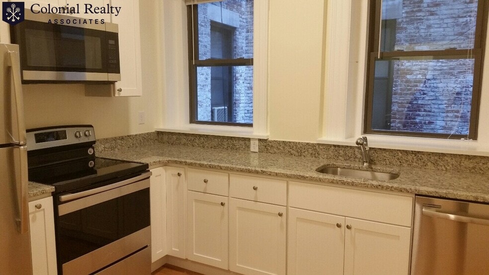 Building Photo - 1463 Beacon St