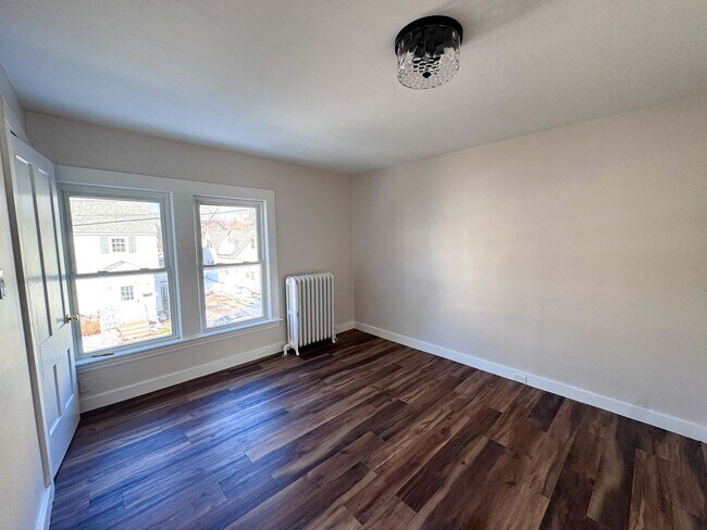 Building Photo - 39 Allen St