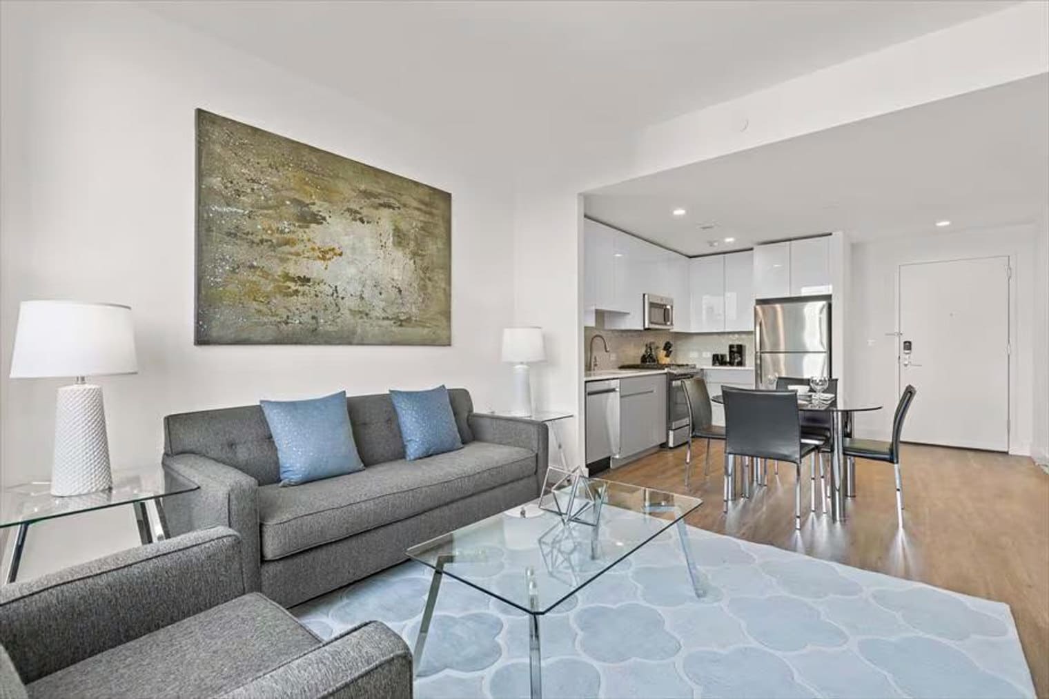 Building Photo - 57 Bank St