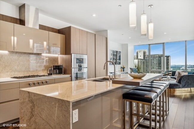 Building Photo - 363 E Wacker Dr