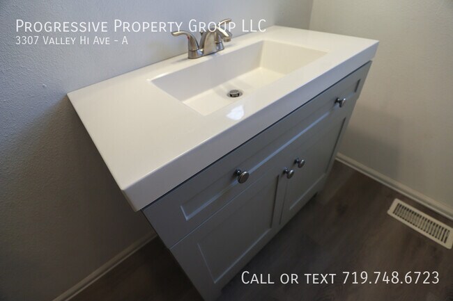 Building Photo - 3307 Valley Hi Ave