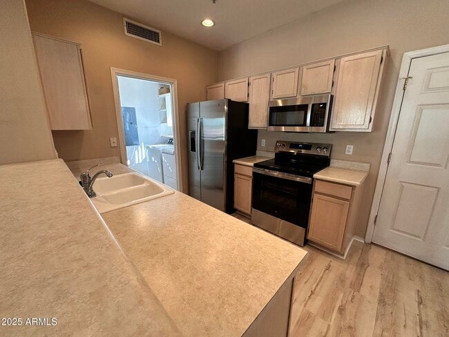 Building Photo - 9253 N Firebrick Dr