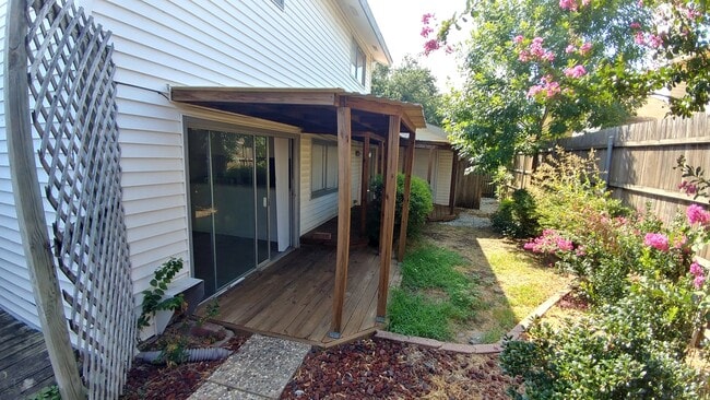 Building Photo - Ready to Move in... Do not miss this house !!!!