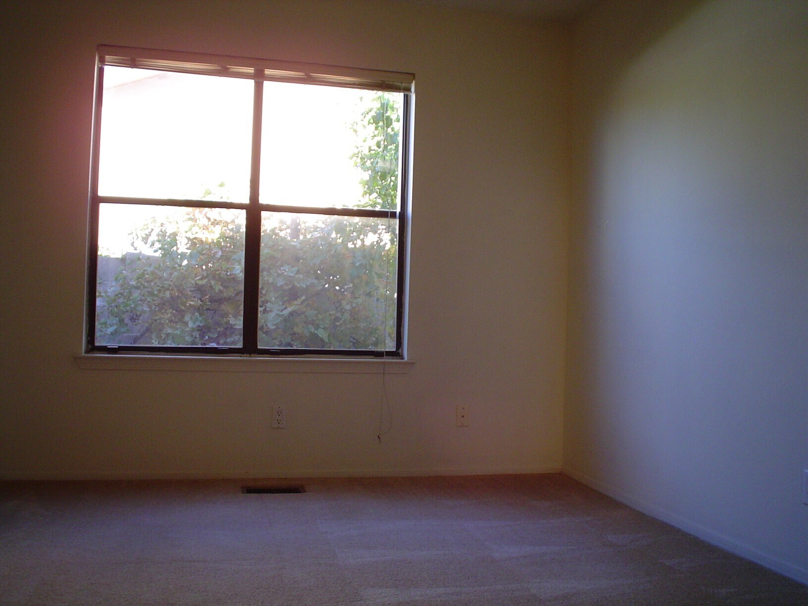 Building Photo - 8512 Liberty Dr NE