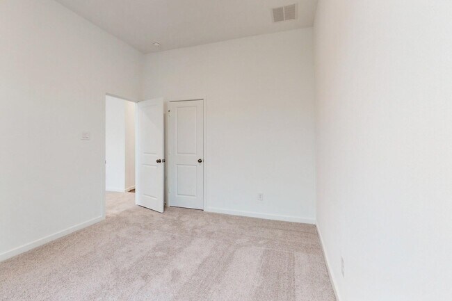 Building Photo - 21622 Laggan Clf Ln