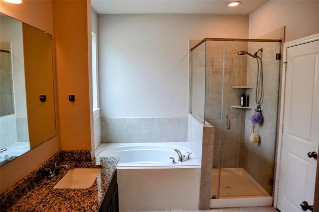 Building Photo - 7024 Llano Dr