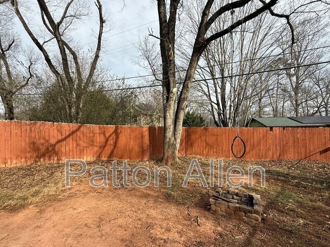 Building Photo - 2 Jenny St