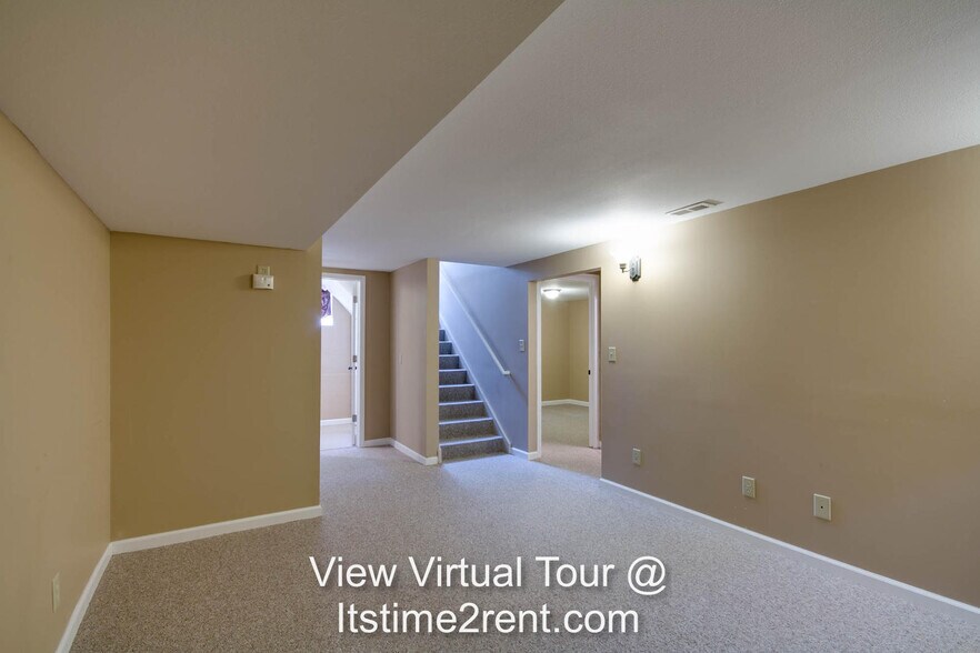 Building Photo - 1919 College Heights Rd