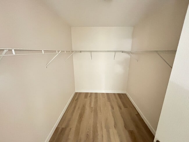 Building Photo - 1729 Ronzard Ave