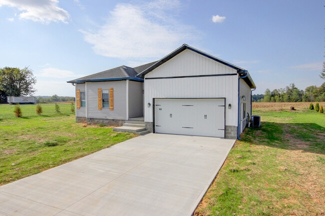 Building Photo - 102 Riverbend Dr