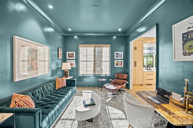 Building Photo - 2622 Chelsea Dr