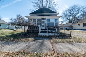 Building Photo - 1827 Gilbert St