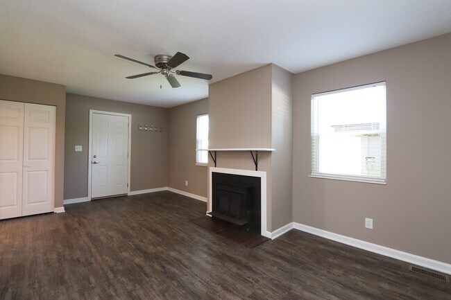 Building Photo - 6810 Village Green Blvd