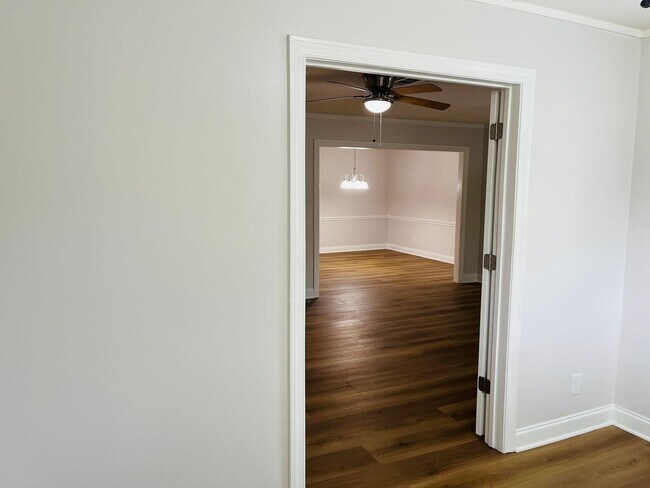 Building Photo - Wow! Newly renovated 2 bedroom 2 bathroom unit in Lithonia. Must see!