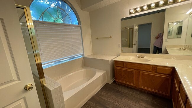 Building Photo - Nice Single Story in Waterford Oaks-Cedar Hill