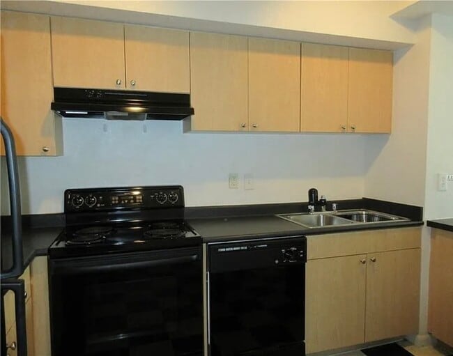 Building Photo - 2331 W Horatio St