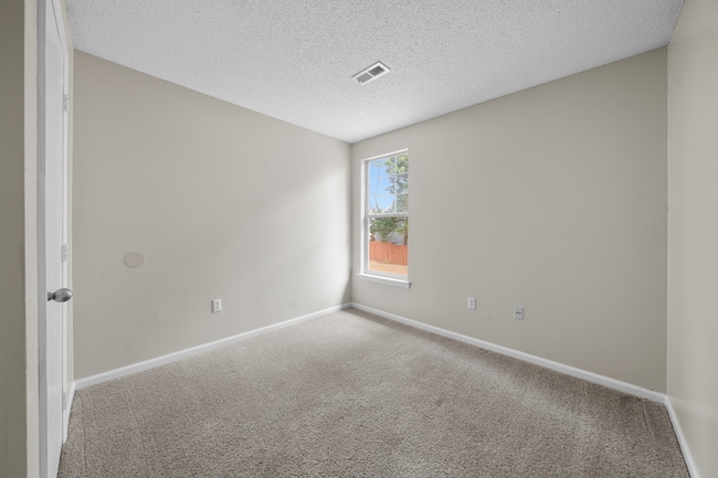 Building Photo - 2420 Hill St