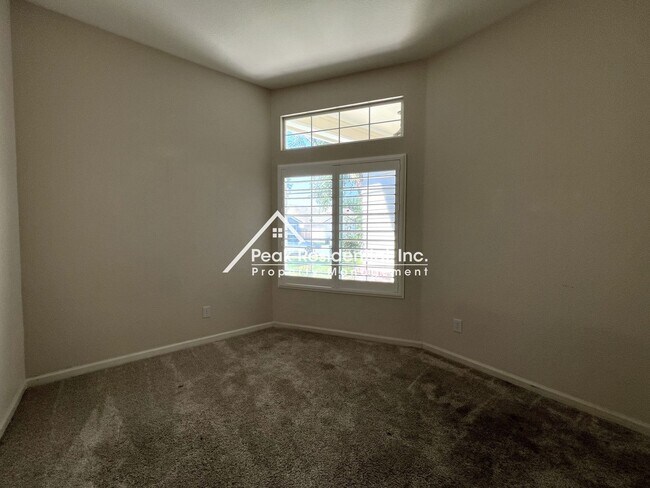 Building Photo - Wonderful 3bd/2ba Elk Grove Home!