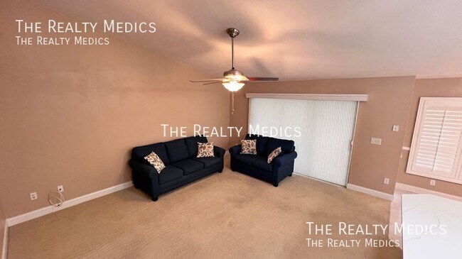 Building Photo - 3769 Grove View Ln
