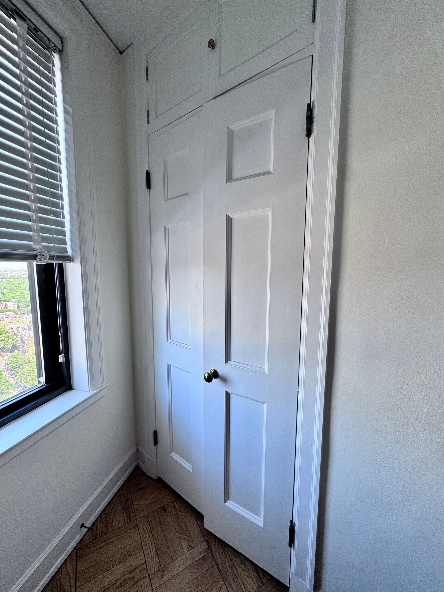 Storage - 2000 N Lincoln Park W